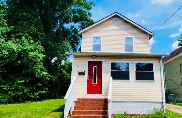 Coming Soon..... Cozy 3 Bedroom 1.5 Bath Two-Story Home located in the Fairmount Park in Norfolk! photos photos