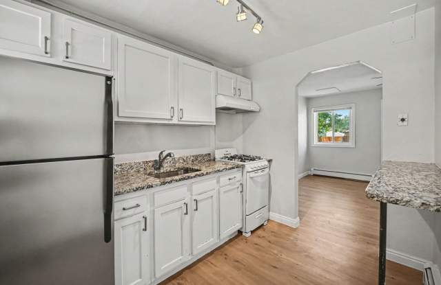 Studio Apartment Close to South Broadway! photos photos Studio Apartment Close to South Broadway! photos photos