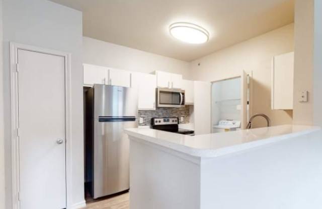 3935 SE Military Dr Gallery 2