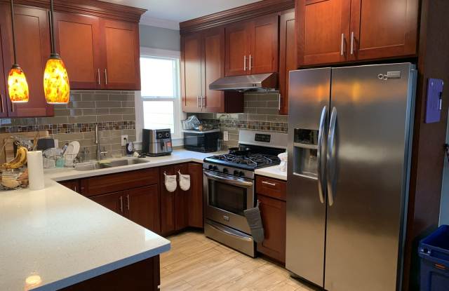 825 Geneva Ave photos photos