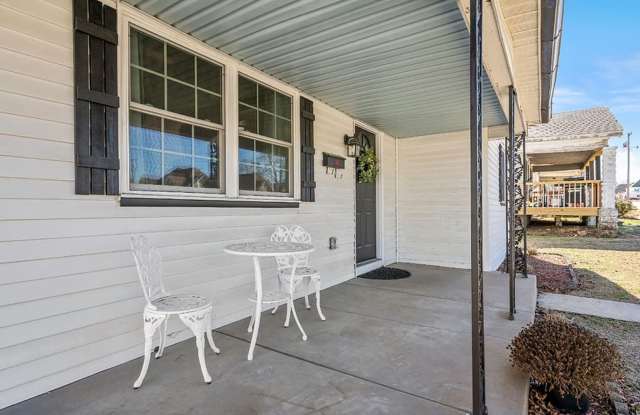 COMING SOON: Fully Furnished Home in Webb City! 2/2 includes ALL appliances, ALL utilities/pest control/lawncare/wifi. Gallery 4