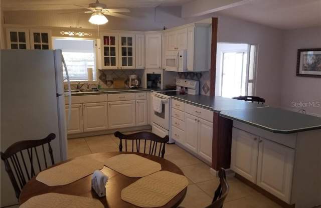 6903 S SHORE DRIVE S Gallery 2