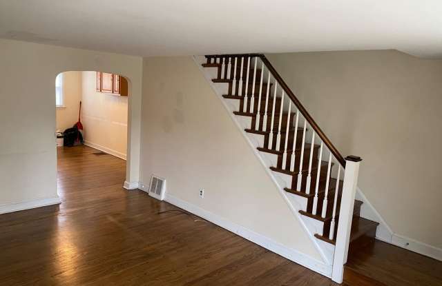 5211 WESTBROOK Drive Gallery 1