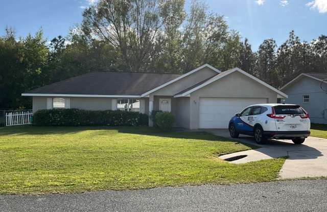 *** NOT AVAILABLE TO SHOW BEFORE MAY 15TH *** Great Location - SE Ocala Home 3/2/2 **Won't Last*** photos photos