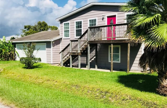 1402 Avenue K - 1402 Avenue K, San Leon, TX 77539
