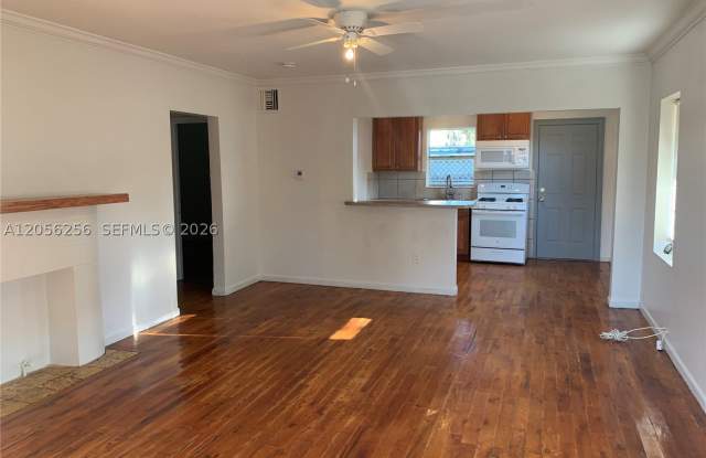1806 Funston St Gallery 4