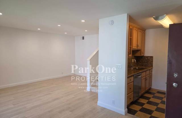 Spacious Walnut Creek Condo with Community Pool Gallery 4