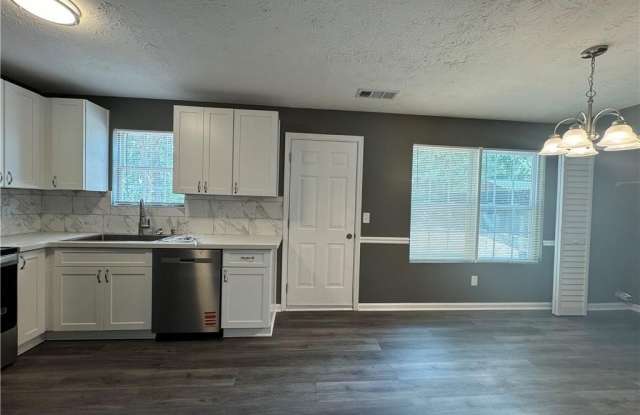 330 Crestfield Circle Gallery 3