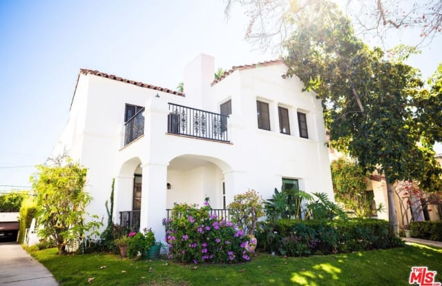156 N Arnaz Dr - 156 North Arnaz Drive, Beverly Hills, CA 90211