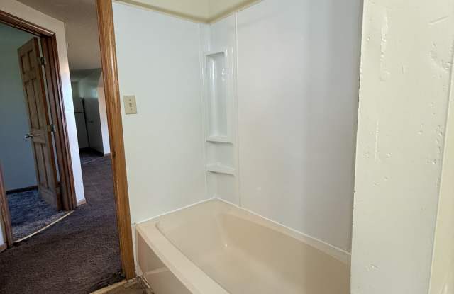 319 1/2 N McDonel St Gallery 4