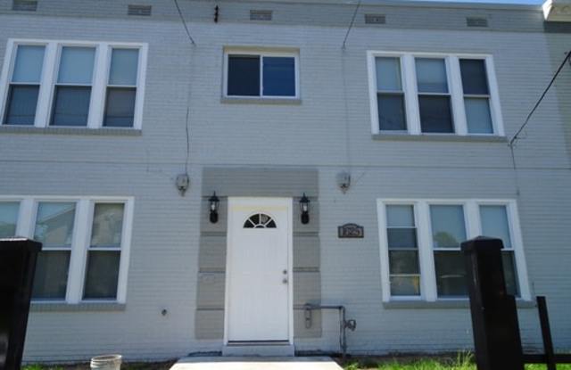 1625 Butler Street, SEUnit# 2 photos photos