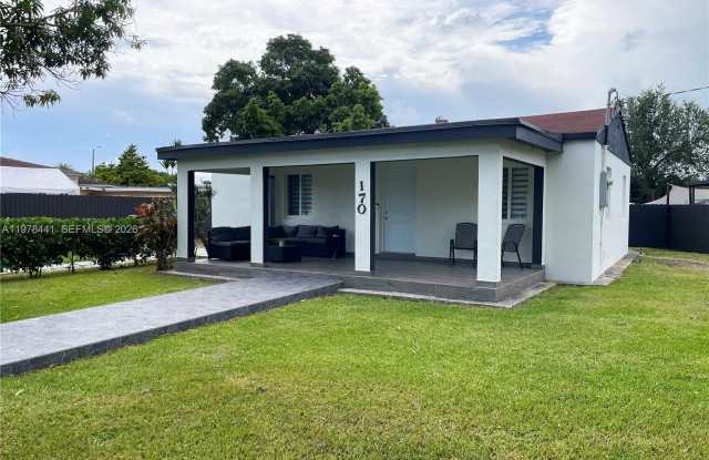 170 SW 63rd Ct photos photos