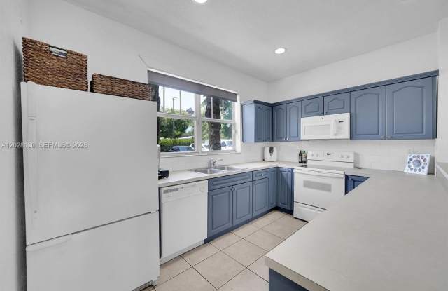 2620 Pierce Street A3, Hollywood, FL 33020 photos photos