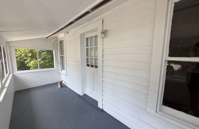 Great One Bedroom Garage Apartment In Riverside! Walking Distance to Five Points, Publix, Black Sheep! HDWD Floors! photos photos
