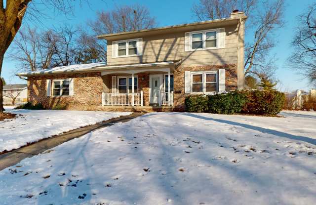 AVAILABLE NOW! Beautiful Home in North Ames-2718 Eisenhower Ave photos photos
