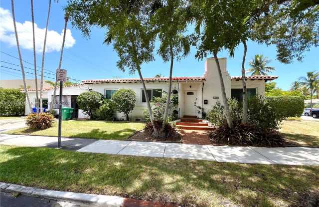 2235 SW 23rd Ave photos photos