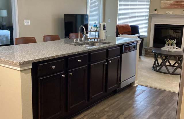 Crowne at Cahaba River Gallery 3