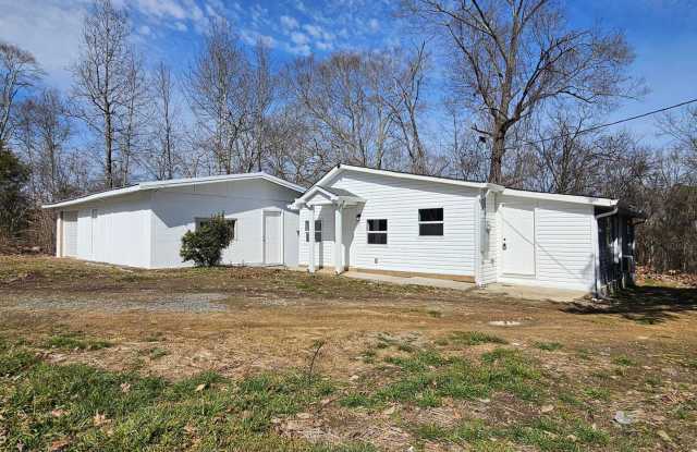 2 Bedroom 2 bath home in Strawberry Plains/Knoxville with large garage, available Now! photos photos