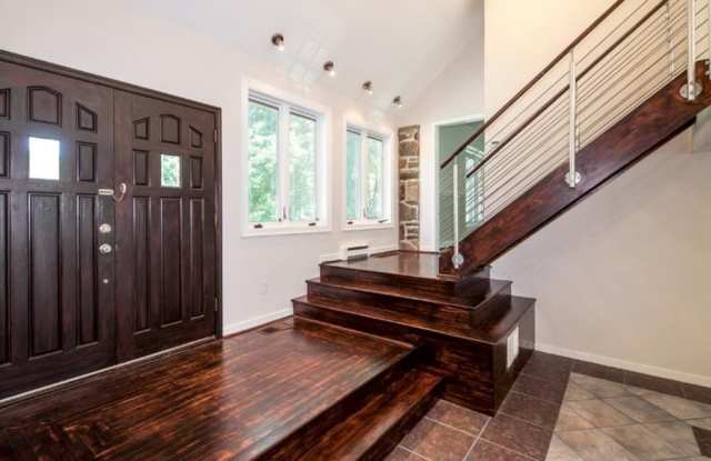 1833 MONTGOMERY AVENUE Gallery 2