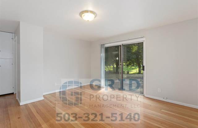 Charming 2BR House with Garage & Private Patio in Vancouver! photos photos
