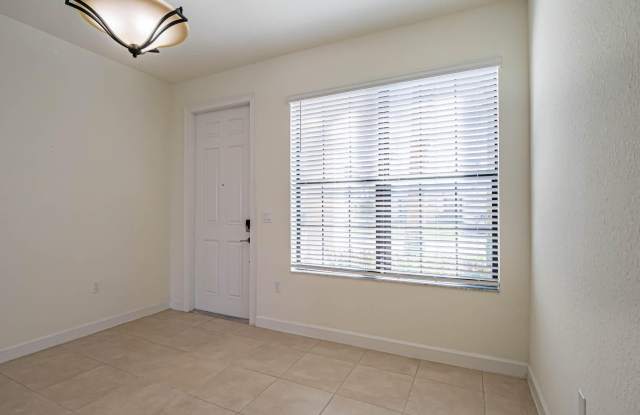 10032 W VILLA Circle Gallery 3