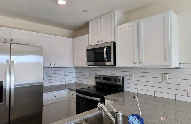 Beautiful Modern Townhome in the Northwest!!! 3 bedroom, 2.5 bath, 1 car garage photos photos