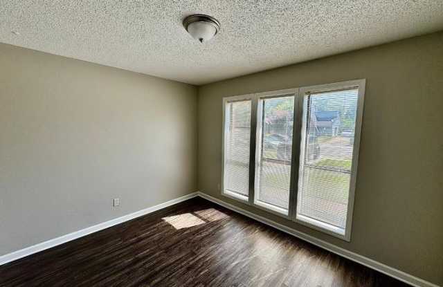 4531 Crump Road Gallery 4