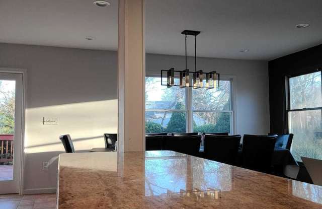 10 Arlene Drive Gallery 3