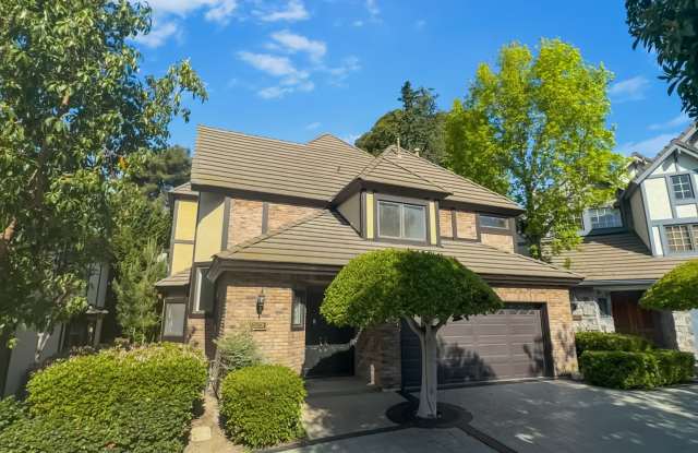 Stunning 4B/3BA House in Gated Community in Carlsbad! - 7359 Alicante Road, Carlsbad, CA 92009