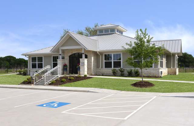 Pointe at Crestmont Apartments - Affordable Housing photos photos