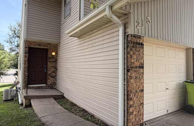 215 Northeast Timbercreek Drive - 1 photos photos