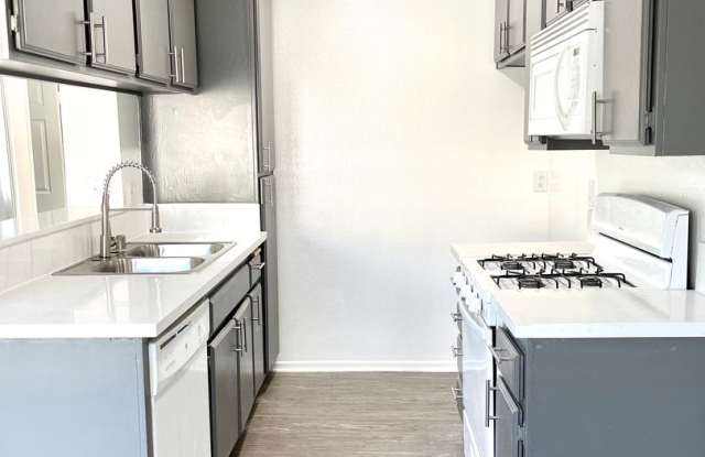 14755 Victory Blvd. photos photos