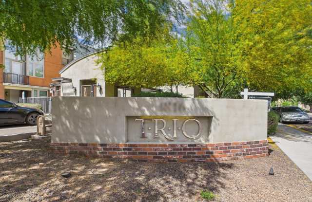 4816 N WOODMERE FAIRWAY -- photos photos