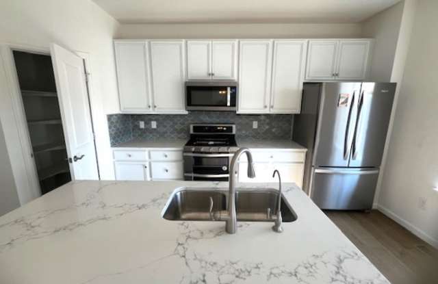 12782 Horton Ct Gallery 4