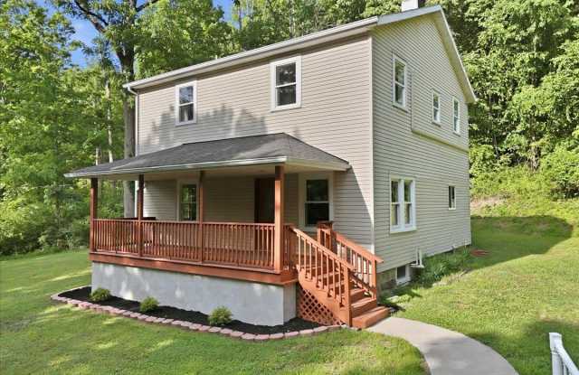 575 MT NEBO Road Gallery 1