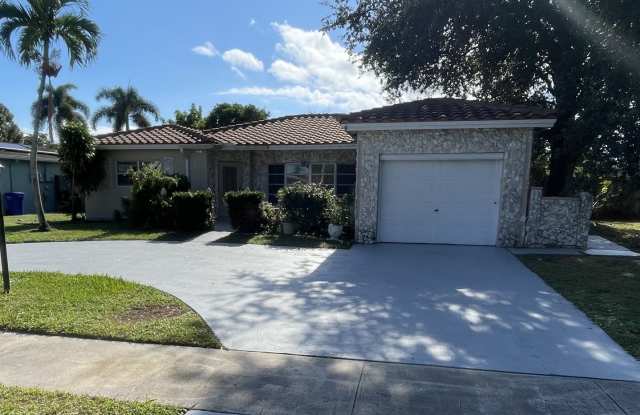Renovated 3 bedroom, 2 bath, Single Family home with 1 car garage and fenced in back yard in Margate. - 5371 Southwest 7th Court, Margate, FL 33068