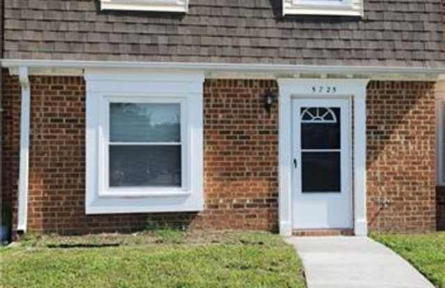 5725 Rivermill Circle, Portsmouth VA 23703-6576 - 5725 Rivermill Circle, Portsmouth, VA 23703