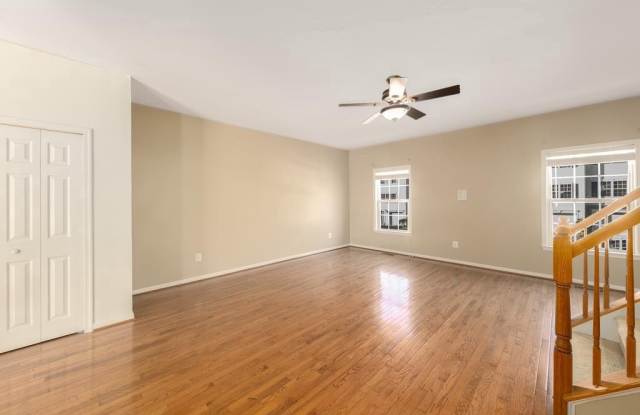 108 CLEARWATER Court Gallery 4
