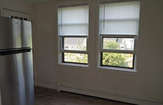 83 Leyden St. Gallery 4