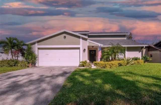 1326 CORNER OAKS DRIVE photos photos