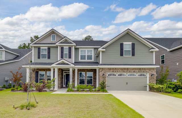 Elegant Savannah Living – 5BR Home with Spacious Primary Suite & Dual Living Spaces Gallery 3