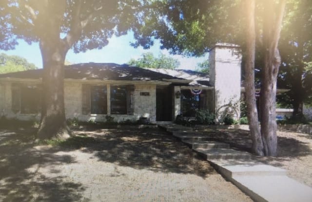 1000 N. FANNIN - 1000 North Fannin Street, Rockwall, TX 75087