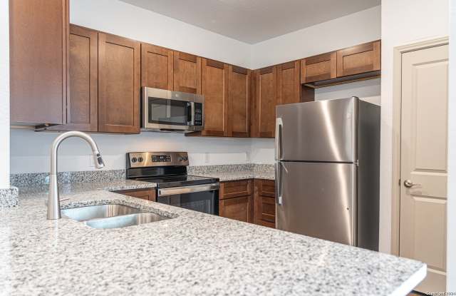 7703 Briarwood Pass Gallery 3