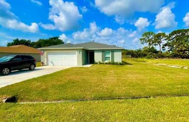 718 NE Perch Ln photos photos