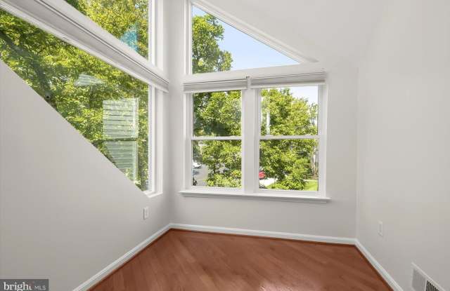 7758 MAYFAIR Circle Gallery 4