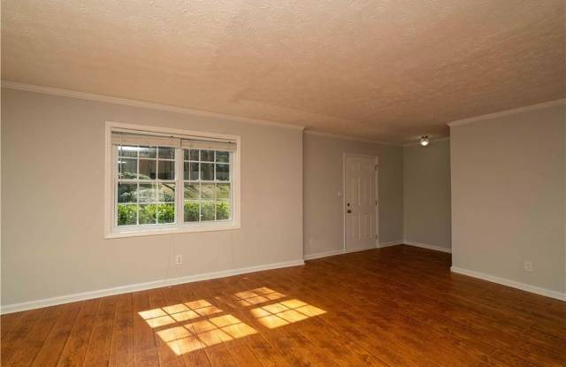 390 N River Pkwy - F Gallery 4