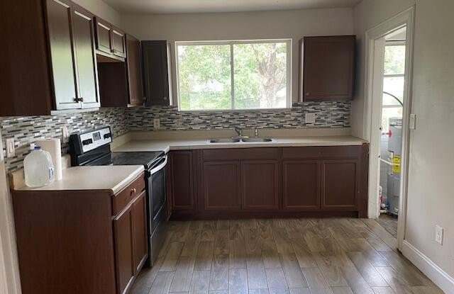319 49TH Street W Gallery 2