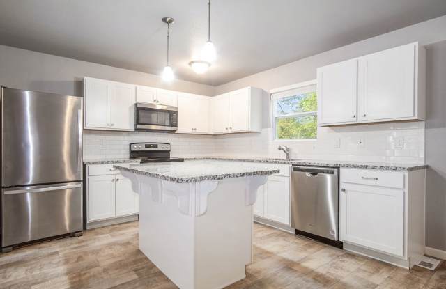 1 Month FREE Rent! Applied to Your First Full Month. Terms & Conditions Apply. Gallery 4