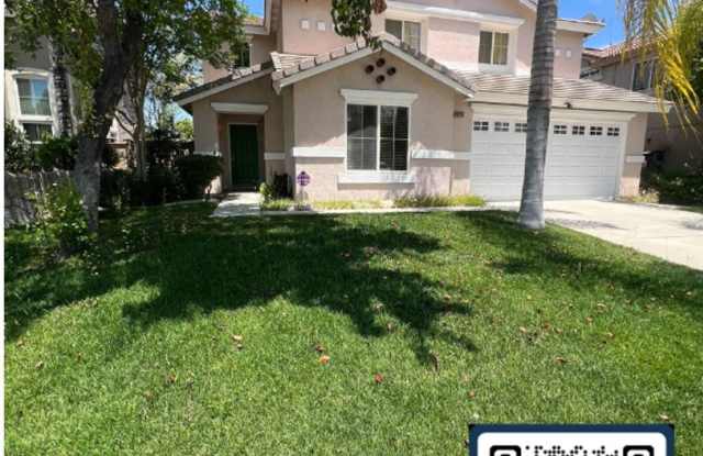Spacious 6-Bedroom Home with Loft in Prime Moreno Valley Location - 16200 Grande Isla Circle, Moreno Valley, CA 92551