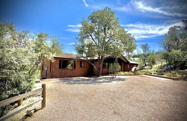 811 Pennie Ann Drive - 811 Pennie Ann Drive, Prescott, AZ 86301